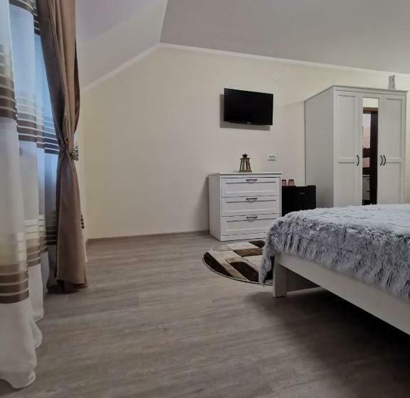 Номер Deluxe, Complex Turistic Cetatea Drencova