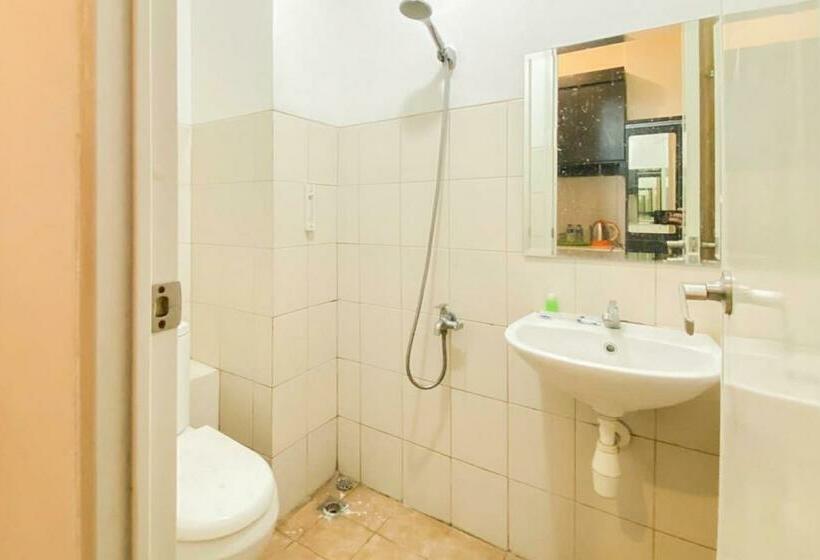 Студия Стандарт, Redliving Apartemen Riverview Residence Yapadi Group Tower Mahakam