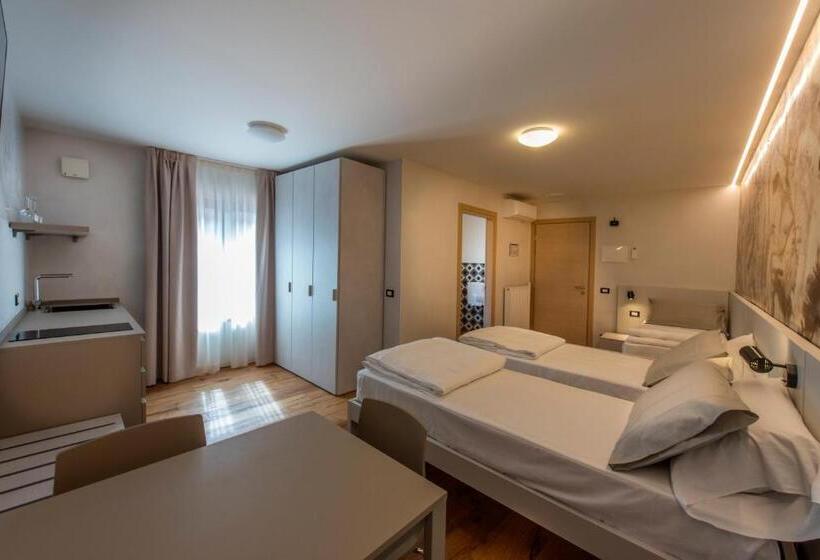 スタンダードトリプルルーム, La Blave Rooms