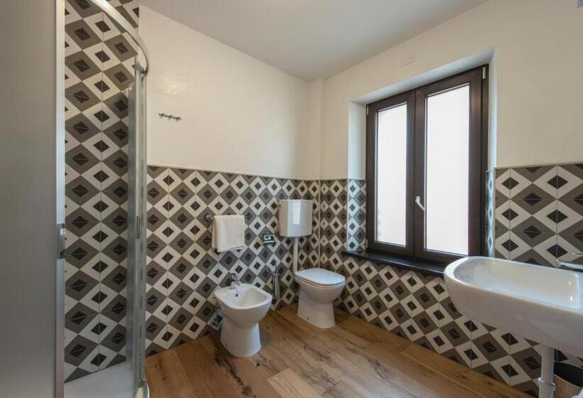 スタンダードトリプルルーム, La Blave Rooms