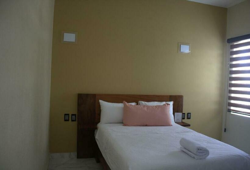 スタンダードルーム, Guitarra Inn