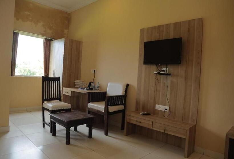 デラックスルーム, Keshav Resort