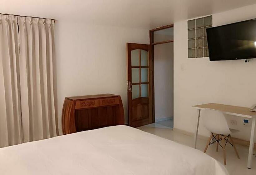 غرفة عائلية, Aural