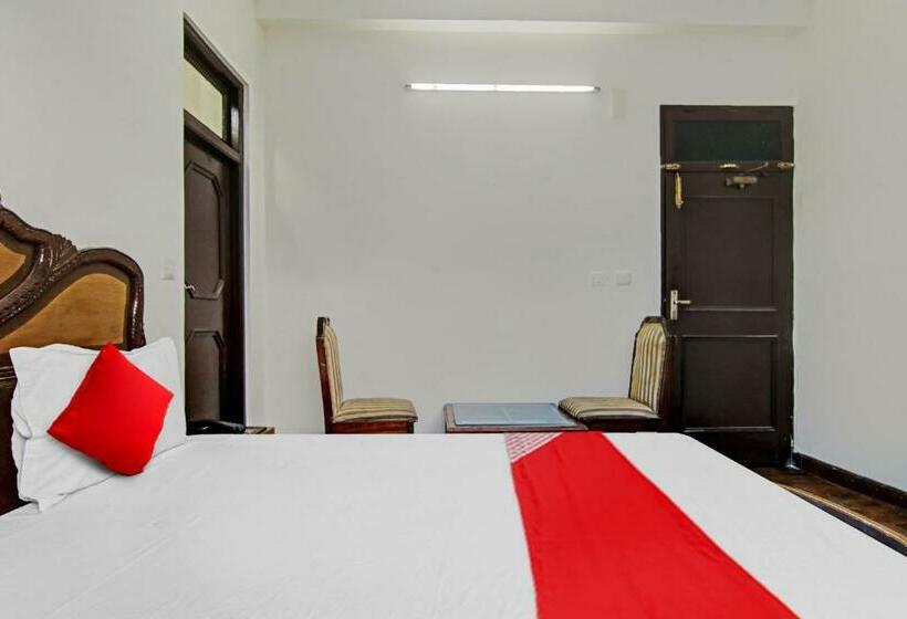 三人经典房间, Oyo Flagship 81244 Dev Regency