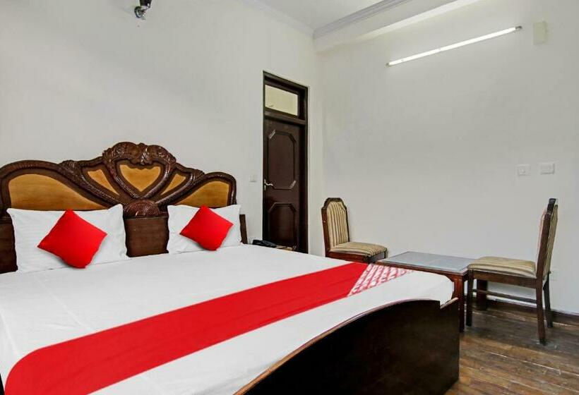 三人经典房间, Oyo Flagship 81244 Dev Regency
