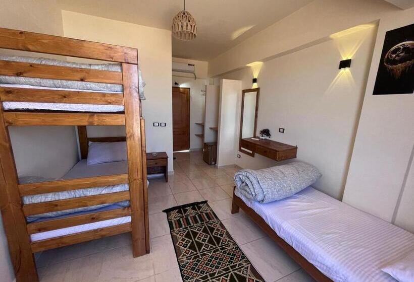 اتاق سه نفره دلوکس با چشمانداز دریا, Tree House Dahab
