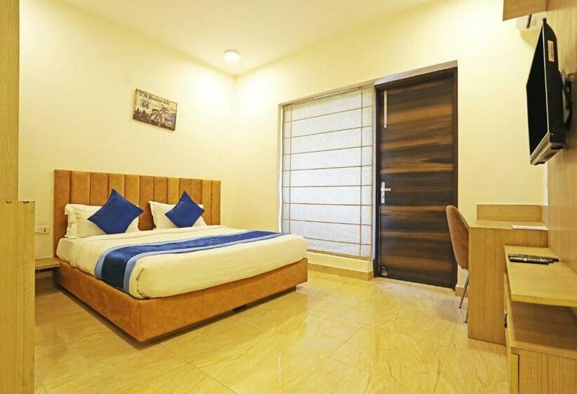 חדר דחוקס עם מיטת קינג, Ab Inn Huda City Center