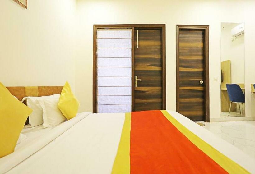带大床的高级房间, Ab Inn Huda City Center