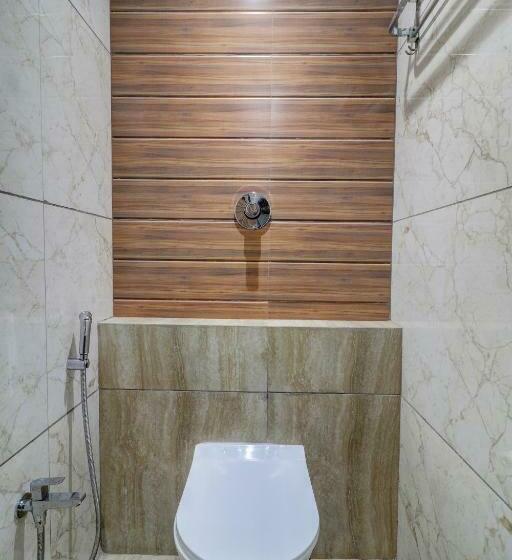Номер Deluxe, Fabhotel Grand Inn I   Ttc Industrial Area, Dighe