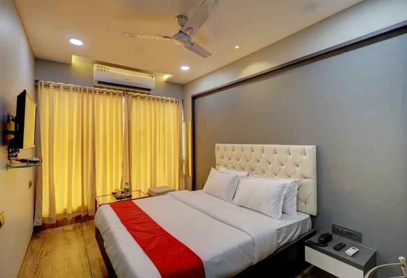 デラックスルーム, Fabhotel Grand Inn I   Ttc Industrial Area, Dighe