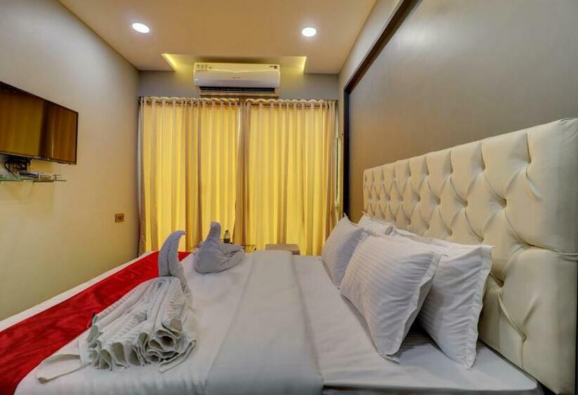 Номер Deluxe, Fabhotel Grand Inn I   Ttc Industrial Area, Dighe
