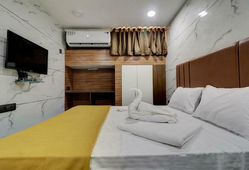 Номер Deluxe, Fabhotel Grand Inn I   Ttc Industrial Area, Dighe