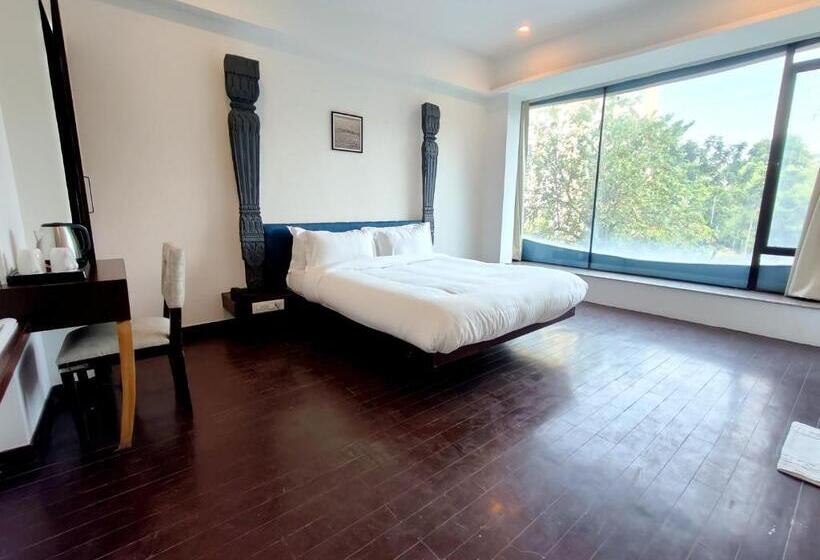 Deluxe-huone King-vuode, The Sky Imperial Hotel Yahvi