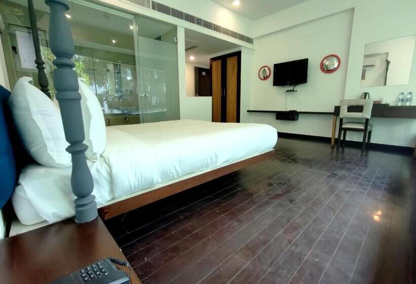 Deluxe-huone King-vuode, The Sky Imperial Hotel Yahvi