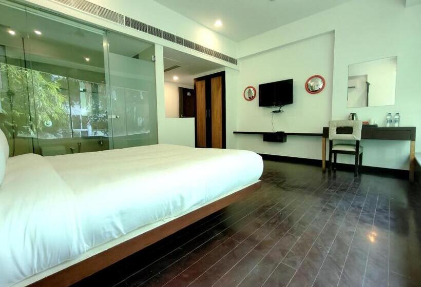 Deluxe-huone King-vuode, The Sky Imperial Hotel Yahvi