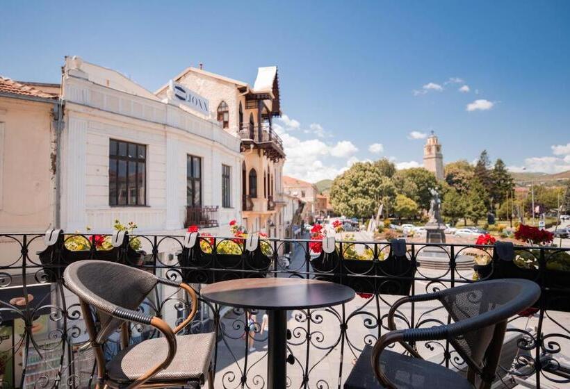 سوییت, City House Central