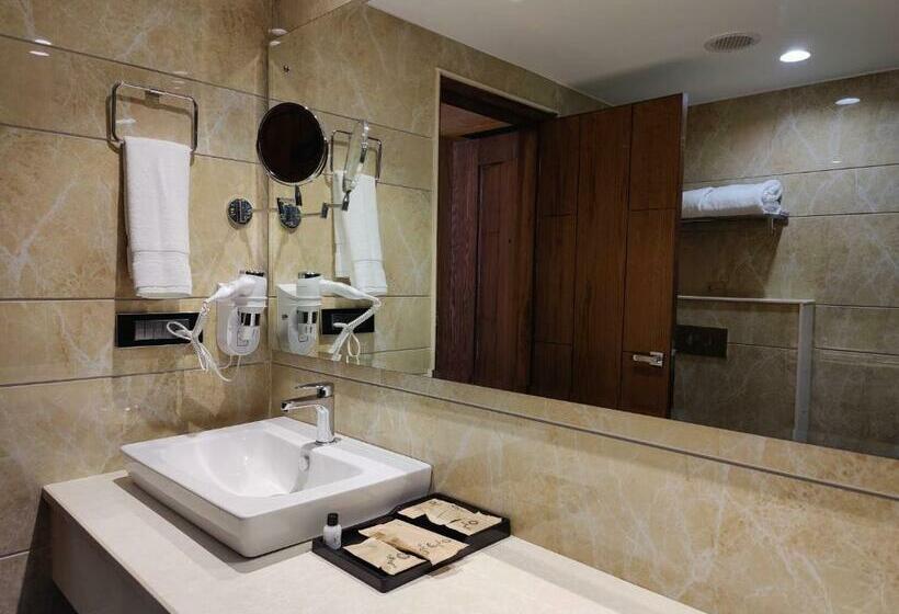 غرفة قياسية مطلّة علي الحديقة, Kaithal Resort   Kasauli