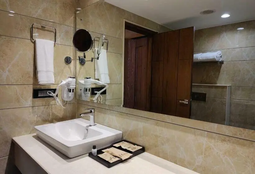 Standard-huone Puutarhanäkymä, Kaithal Resort   Kasauli