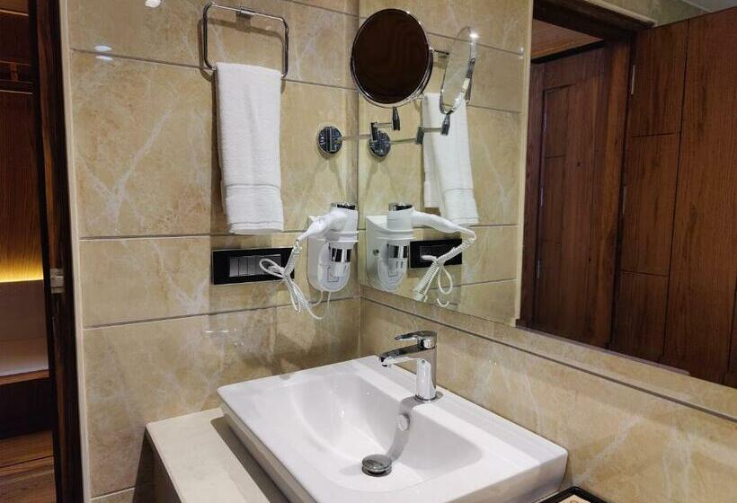 غرفة قياسية مطلّة علي الحديقة, Kaithal Resort   Kasauli