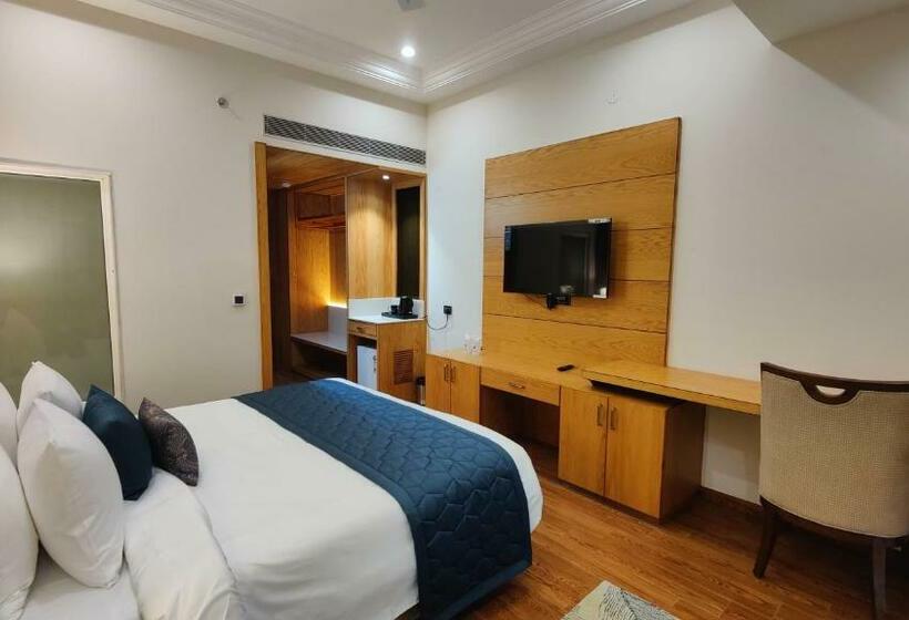 غرفة قياسية سرير كينج, Kaithal Resort   Kasauli