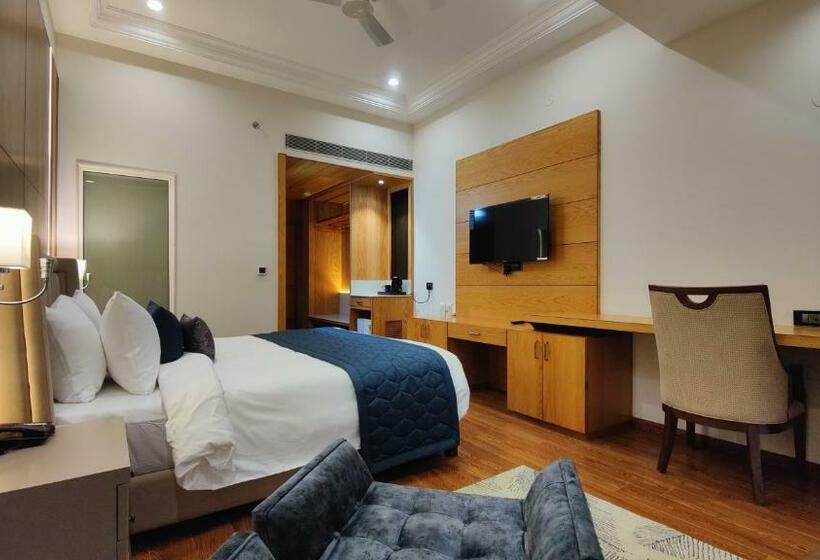 غرفة قياسية سرير كينج, Kaithal Resort   Kasauli