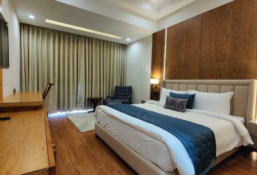 غرفة قياسية سرير كينج, Kaithal Resort   Kasauli