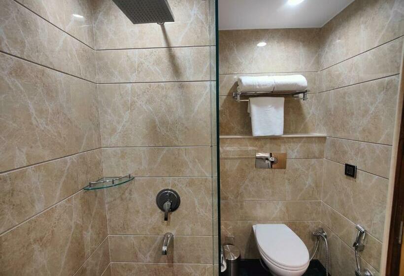 غرفة قياسية سرير كينج, Kaithal Resort   Kasauli