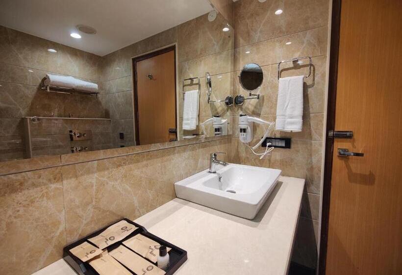 غرفة قياسية سرير كينج, Kaithal Resort   Kasauli