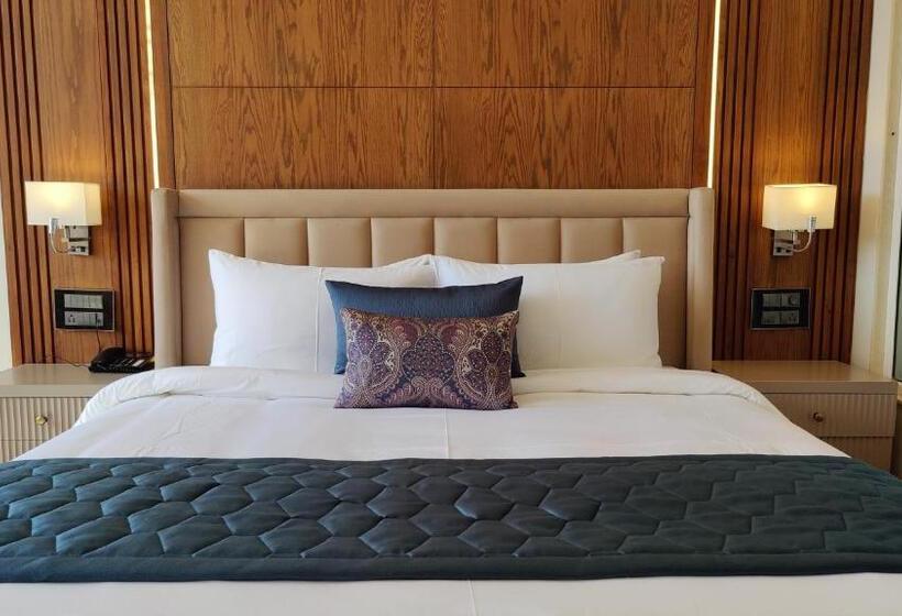 غرفة قياسية سرير كينج, Kaithal Resort   Kasauli