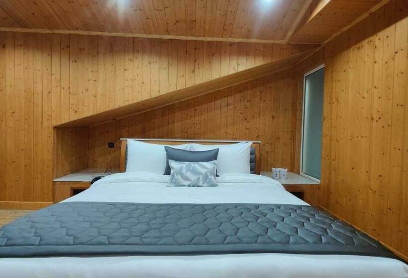 Номер Стандарт Вид на Сад, Kaithal Resort   Kasauli
