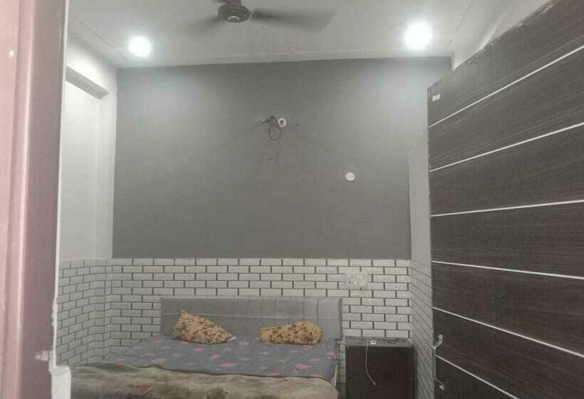 三人经典房间, Oyo 81195 The Lord Krishna