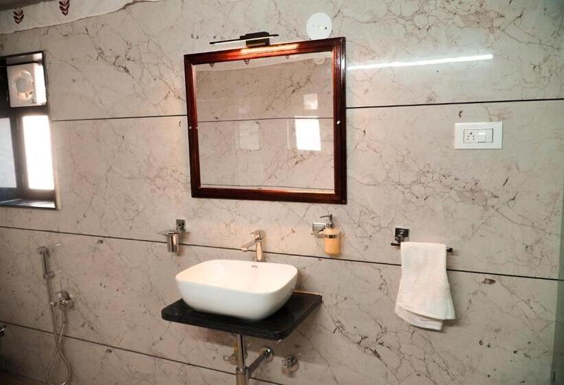 كوخ قياسي, Jawai Empire Resort By Premier Hotels