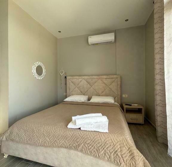 اتاق استاندارد سه نفره, Endless Blue Himara