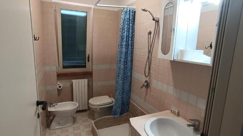 شقة غرفتين, Moon Ash   Cenere Di Luna