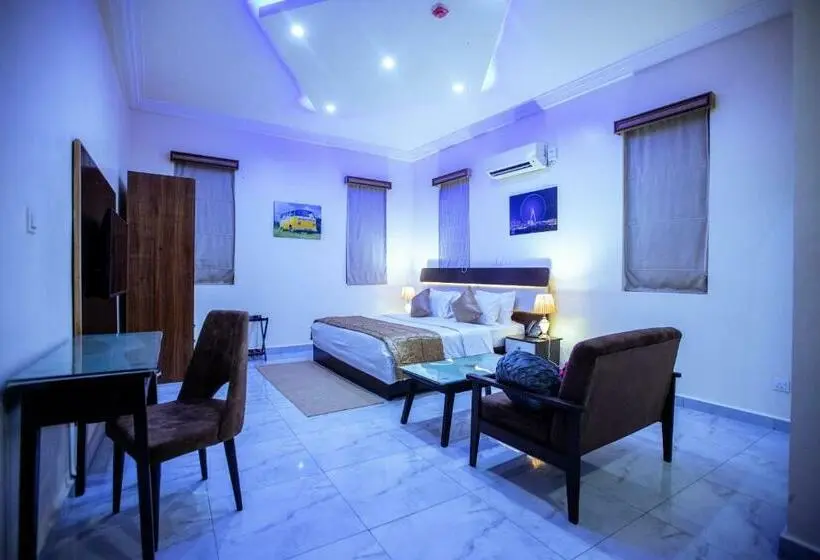 سوییت, Apartment79