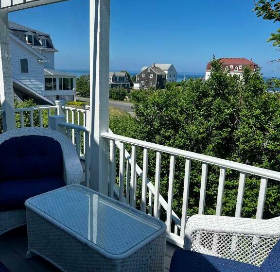 جناح سوبيريور مطل علي البحر, Atlantic Inn