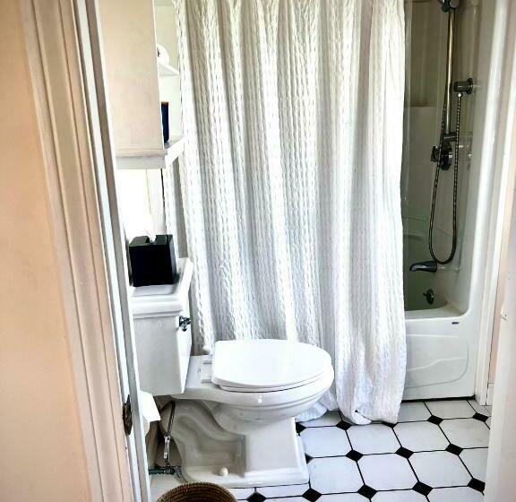 جناح سوبيريور مطل علي البحر, Atlantic Inn