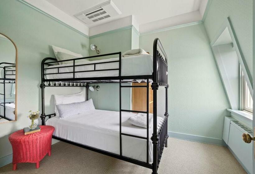 جناح عائلي, Atlantic Inn