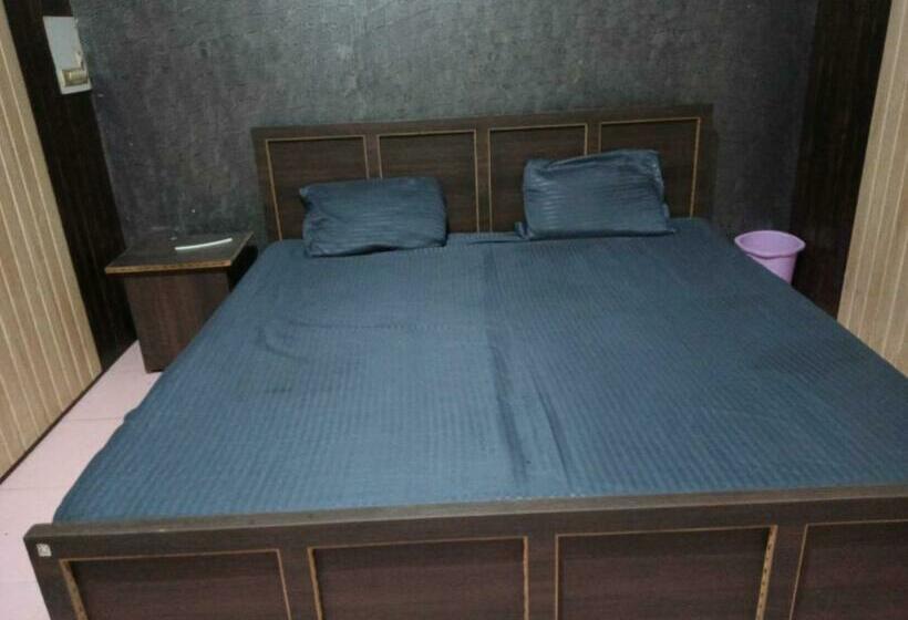 Трехместный Номер Классика, Oyo 81140 Gee