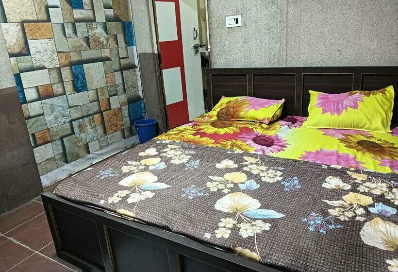 Трехместный Номер Классика, Oyo 81140 Gee