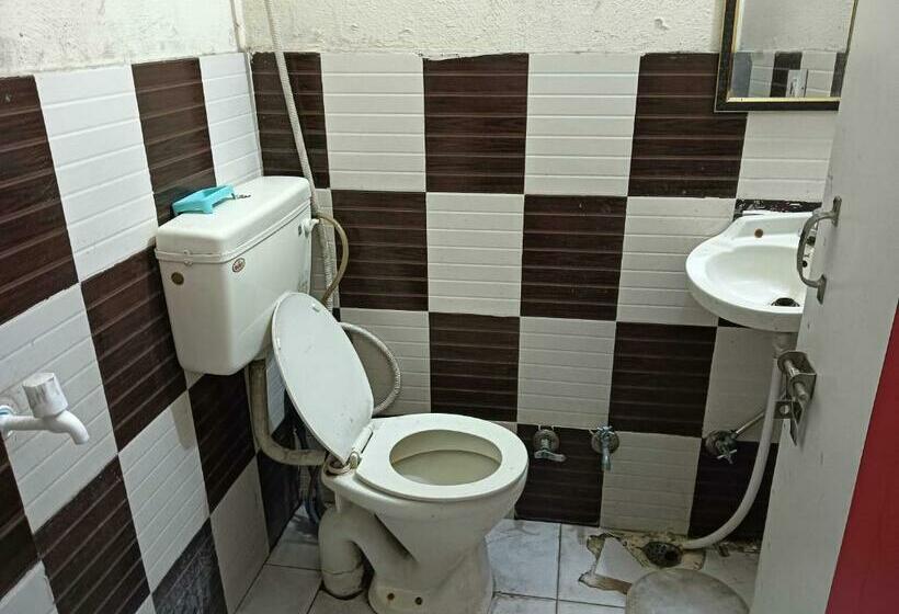 Трехместный Номер Классика, Oyo 81140 Gee