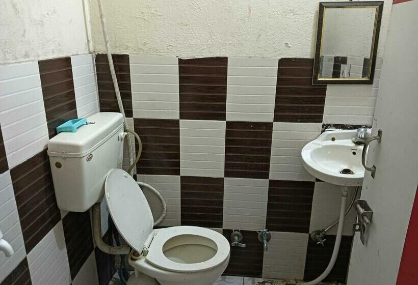 Трехместный Номер Классика, Oyo 81140 Gee