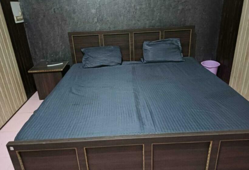 Трехместный Номер Классика, Oyo 81140 Gee