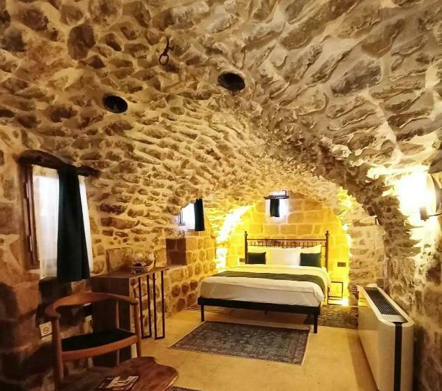 اتاق استاندارد, Tuğmaner  Small House Ajar