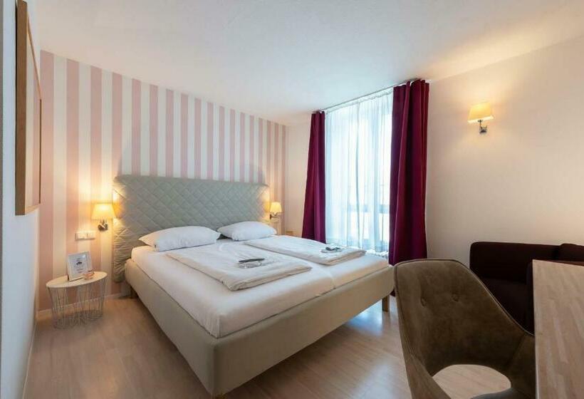 חדר סטנדרט, Am Dom