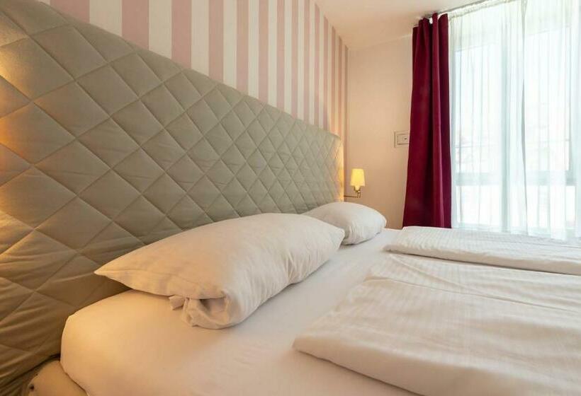 חדר סטנדרט, Am Dom