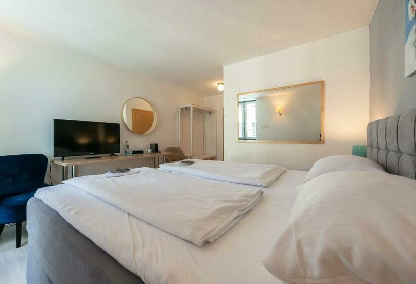 חדר סטנדרט, Am Dom