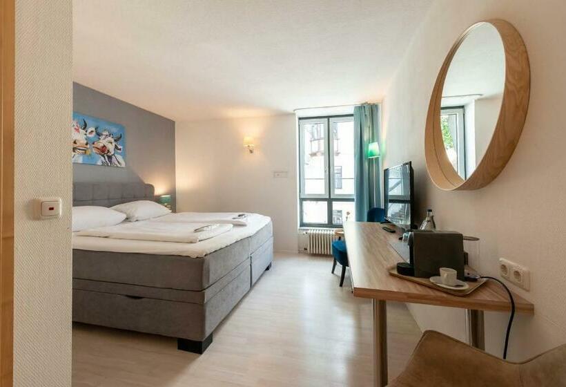 חדר סטנדרט, Am Dom