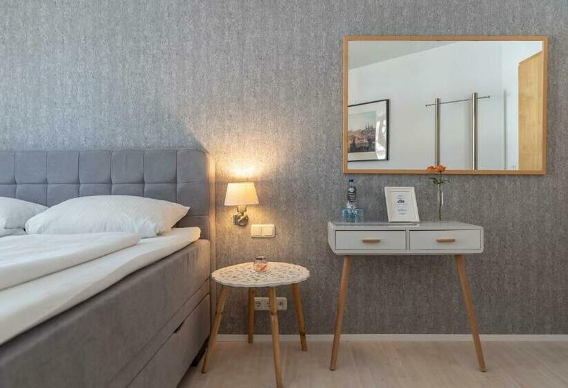 חדר סטנדרט, Am Dom