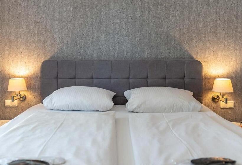 חדר סטנדרט, Am Dom